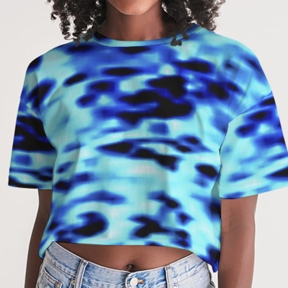 Cropped Tee - Picture 2 of 3